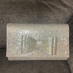 Gold clutch